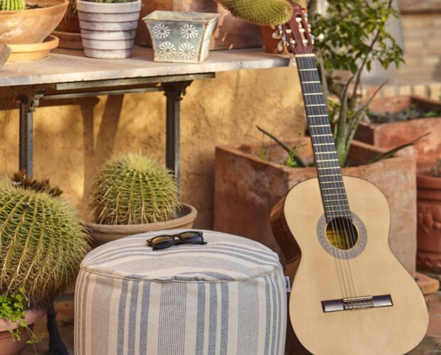 Puf rayas azules guitarra